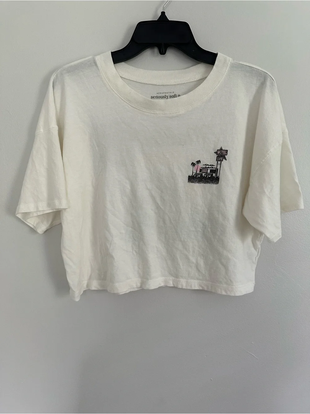 Aeropostale White Cropped Short Sleeve Tee with Palm Motel Graphic - Picture 1 of 2